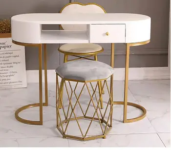 Маникюрный столик и набор стульев с одинарной и двойной краской для маникюрного столика